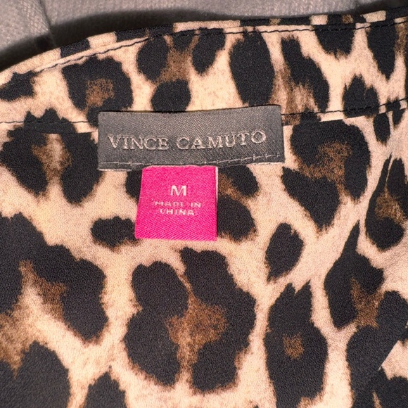 Vince Camuto animal print blouse (size: M) - Picture 3 of 4